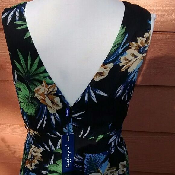 Sapphyra Dress  - Picture 4 of 8